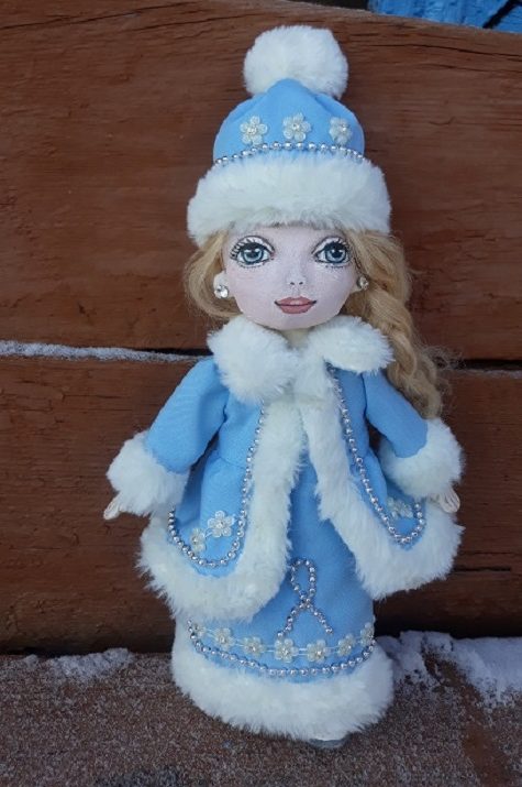 Кукла текстильная , снегурочка. 